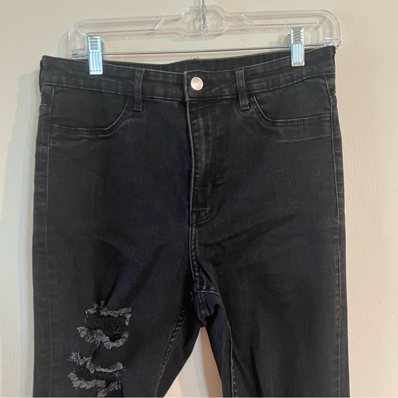 NWOT H&M Divided Jeans Womens Size 10 Black Distressed Ripped Stretch - Picture 2 of 9